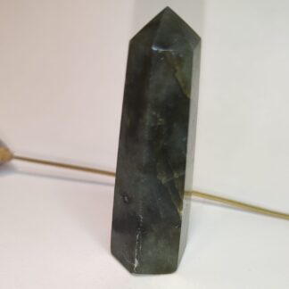 Labradorit - obelisk (manjši)